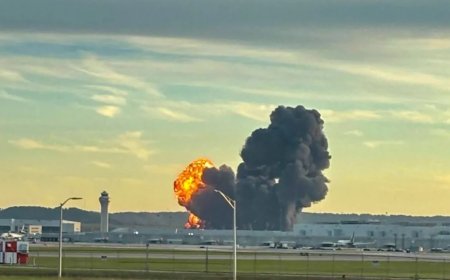 12 قتيلا بتحطم طائرة شحن قرب مطار أميركي