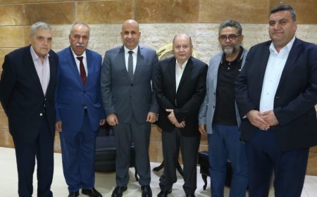 لقاء بين خريش ورئيس الاتحاد العمالي العام عرض تحديات العاملين في القطاع العام