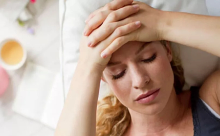 أطعمة ومشروبات قد تسبب الصداع النصفي