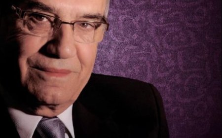 تكريم الشاعر موسى زغيب بوسام الاستحقاق اللبناني الفضي