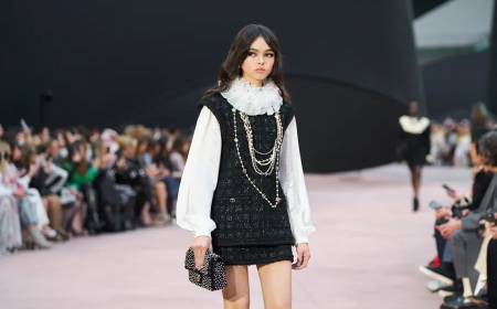 اختاري تنورتك المثالية: دليل قصّات خريف 2025 لكل جسم وقامة