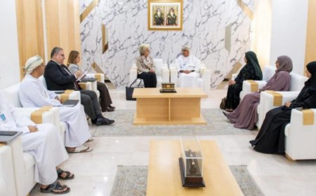 وزيرة التربية تواصل زيارتها لسلطنة عمان