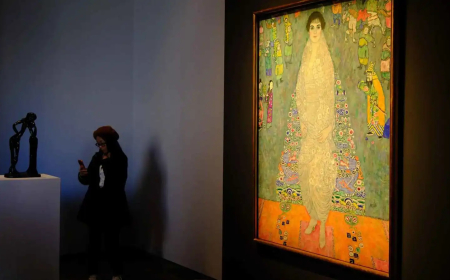 كليمت يصنع الحدث: بورتريه نادر يقترب من نصف مليار في مزاد نيويورك