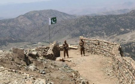 مقتل 3 ضباط بهجوم انتحاري في باكستان