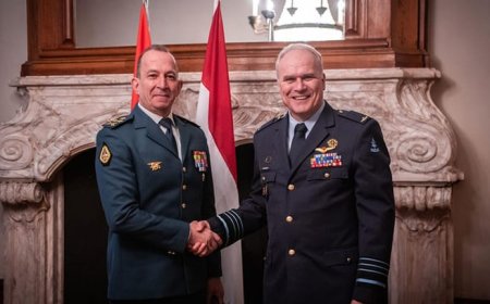 قائد الجيش يزور هولندا