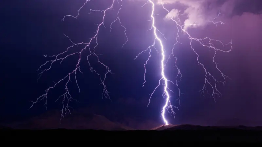 البرق يقتل الانسان.. هذا ما كشفه الأطباء