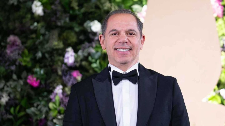 رامي إمام يحيي الكلاسيكيات: حلم عمل تاريخي وإعادة "البحث عن فضيحة"