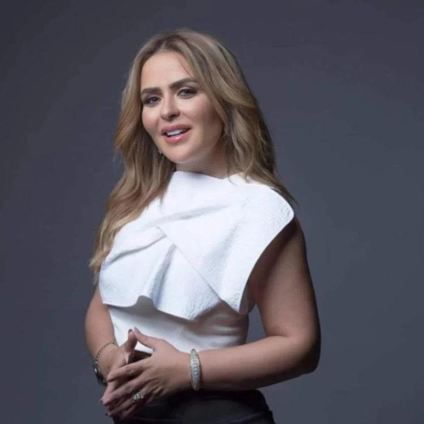 صاحبة اللوحات المسروقة تصل القاهرة..ما الجديد في قضية مها الصغير ؟