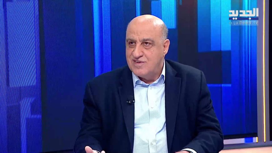 رئيس "اليونيفل" يكرم الاعلامي سلطان سليمان