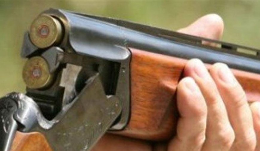 طفلها اطلق النار عليها عن طريق الخطأ من بندقية صيد