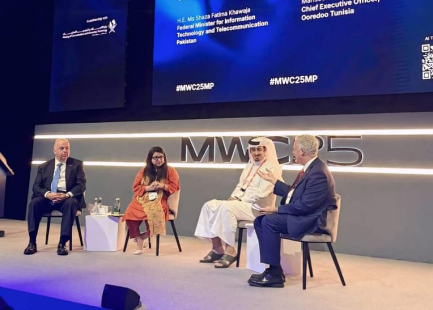 شارك بمؤتمر "الهواتف_المحمولة.. وزير الاتصالات ينهي زيارته لقطر