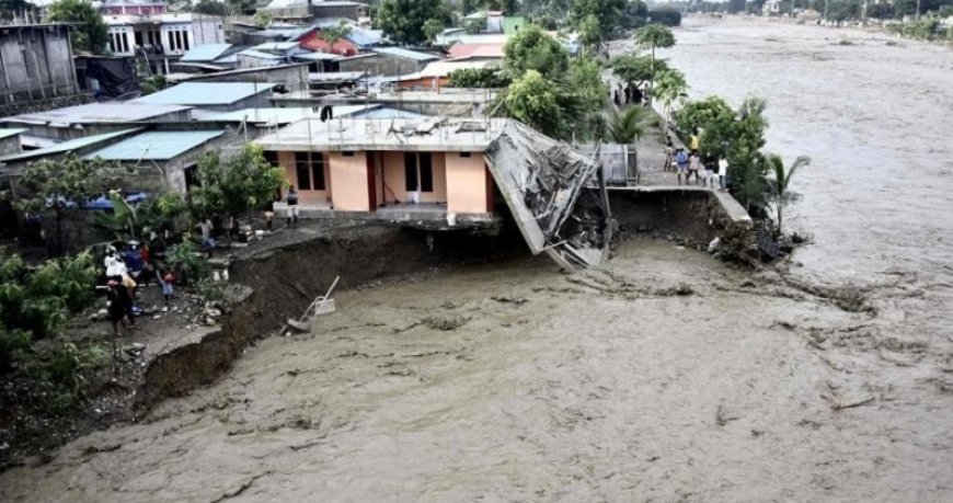 مئات القتلى في فيضانات أندونيسيا وسريلانكا