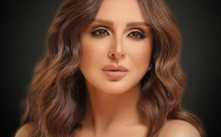 أنغام توقف الحفل أمام الأهرامات وتبكي الجمهور: ادعوا لتامر حسني…