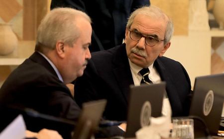 مشروع الحكومة لاسترداد الودائع يُحمِّل الدولة مسؤولية الانهيار