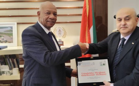 جمعية "الصداقة الإيطالية العربية" جددت تضامنها مع السودان وكرمت السفير عماد الدين ميرغني