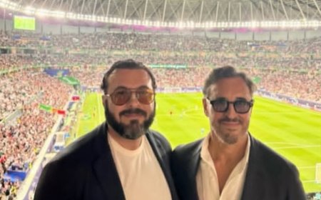 القيصر من المدرجات داعما منتخب بلاده