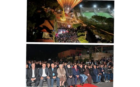 عرمون تضيء شجرة الميلاد