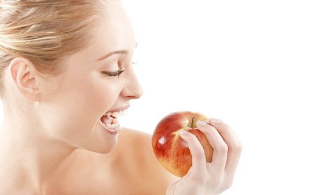 ما الأفضل للصحة.. التفاح ام البرتقال؟