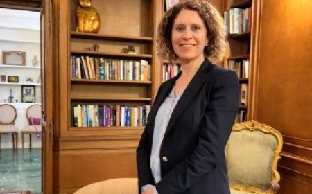 البابا لاوون يستقبل عميدة جامعة حيفا منى مارون في لقاء يتجاوز بروتوكول المجاملة