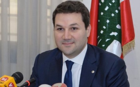 نديم الجميل وزع هدايا عيد الميلاد على أطفال منطقة الرميل