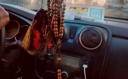 محمد… تاكسي بيروت الذي يحمل المدينة على زجاجه...