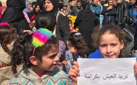 اعتصامات نسائية غاضبة ل "ندى" في مخيمات صور احتجاجًا على توقف المساعدات النقدية من "الاونروا"