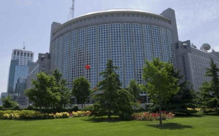 الخارجية الصينية ترد على زيلينسكي: التهديدات مرفوضة