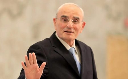 وزير الدفاع  عن اتهمام الجيش بعلاقة مع أحزاب: استهداف خبيث