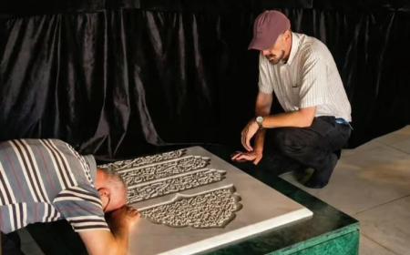 في زيارة سرية.. صحافي اسرائيلي عند ضريح نصرالله