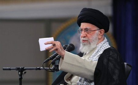 خامنئي يشيد بشباب ايران