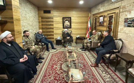 قائد القطاع الغربي في "اليونيفيل" زار مفتي صور مهنئا بالاعياد