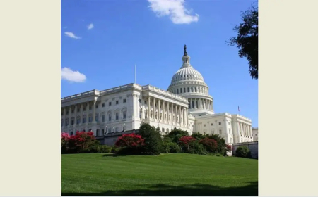 فرق فنية تلغي عروضا مقرّرة لها في مركز كينيدي احتجاجا على تعديل تسميته