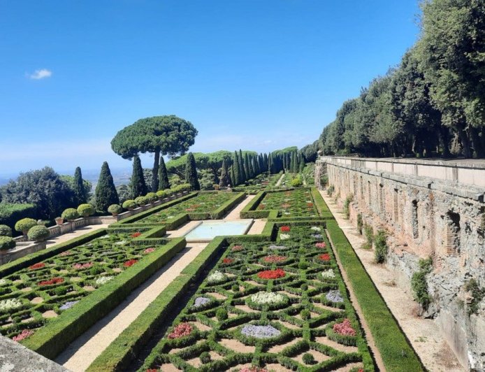 "قوة النساء: حافظات السلام ومهندسات المستقبل" في "كن مسبحا"