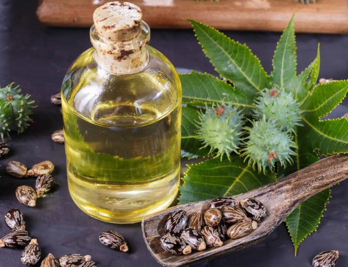 جربوا زيت الخروع.. اليكم فوائده الصحية