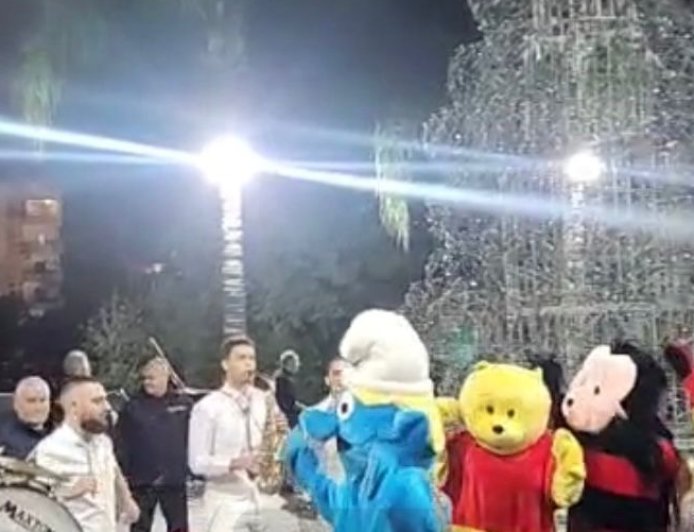 اضاءة شجرة الميلاد في زوق مصبح