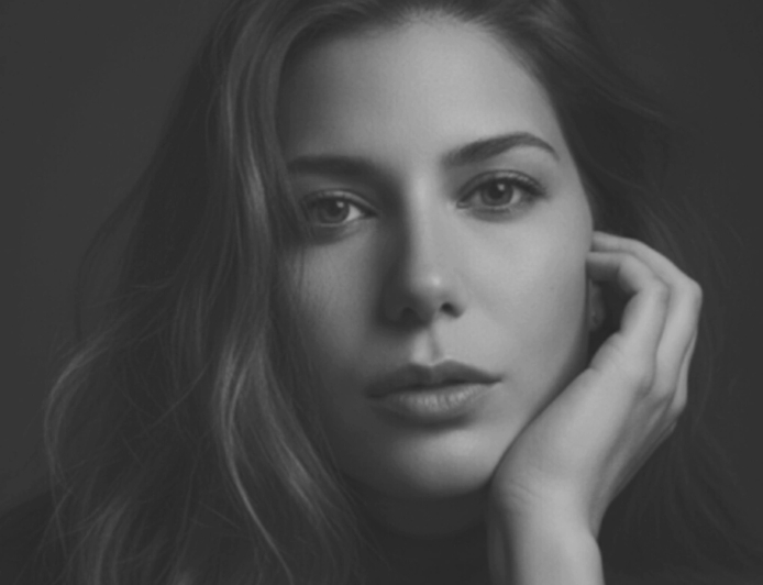 حبيبة نزار التي قرأ عبد الحليم فنجانها!