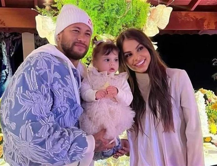 عيد ميلاد وانهيار سقف.. ماذا جرى مع نيمار وشريكته؟