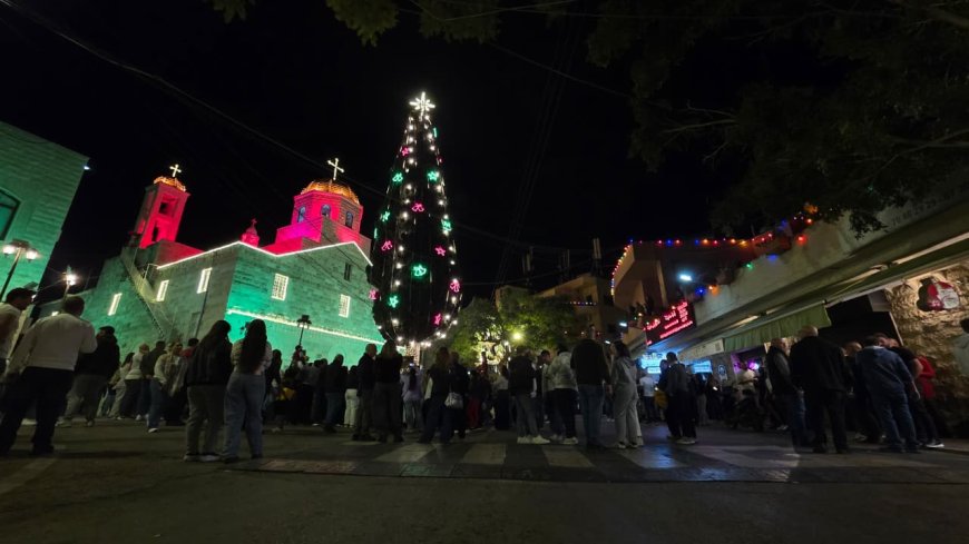 إضاءة شجرة الميلاد في زغرتا ومغدوشة