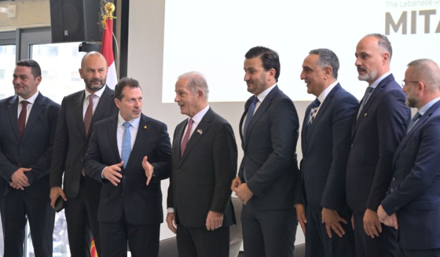 وزارة الدولة لشؤون التكنولوجيا والذكاء الاصطناعي وقعت مذكرة تفاهم مع Oracle بحضور السفير الأميركي