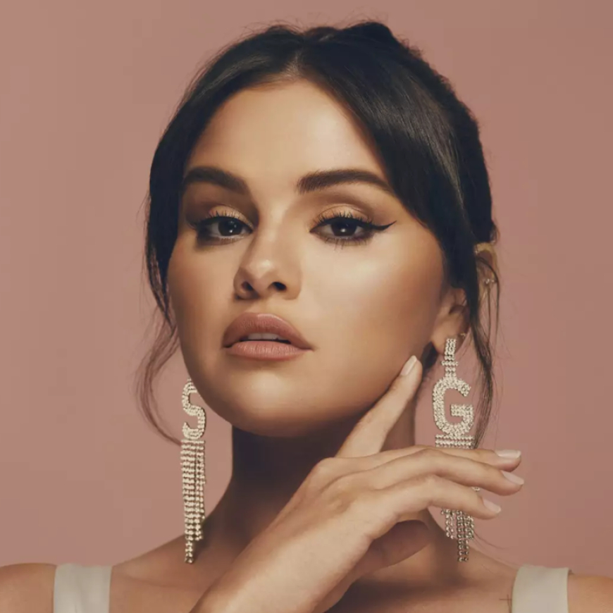 سيلينا غوميز توثّق أشهرها الزوجية الأولى