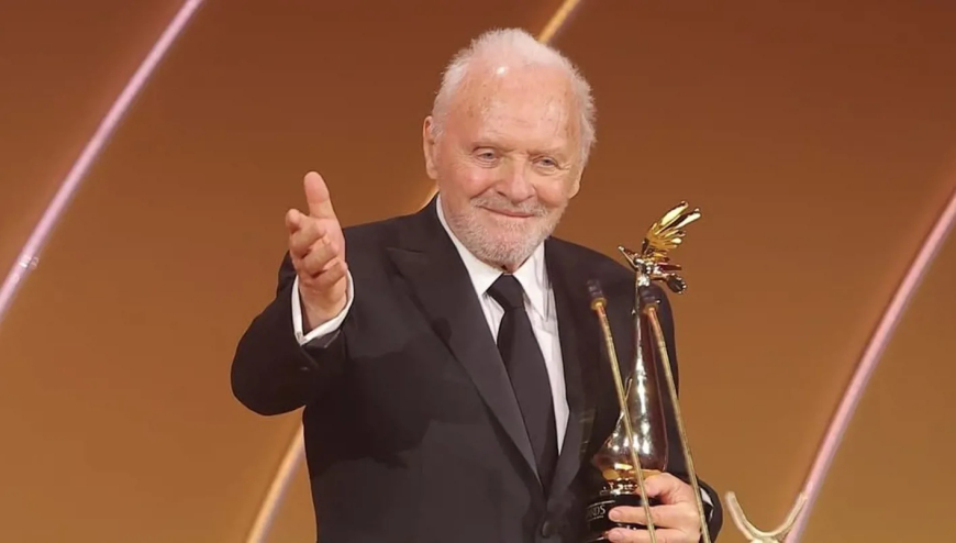 أنتوني هوبكنز يكشف أسرار هانيبال ليكتر في البحر الأحمر