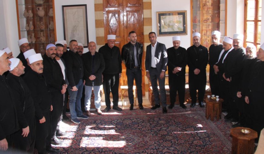 جنبلاط يلتقي وفدين من الجبهة الديمقراطية لتحرير فلسطين والمجلس الإسلامي العلوي ووفودا شعبية وبلدية