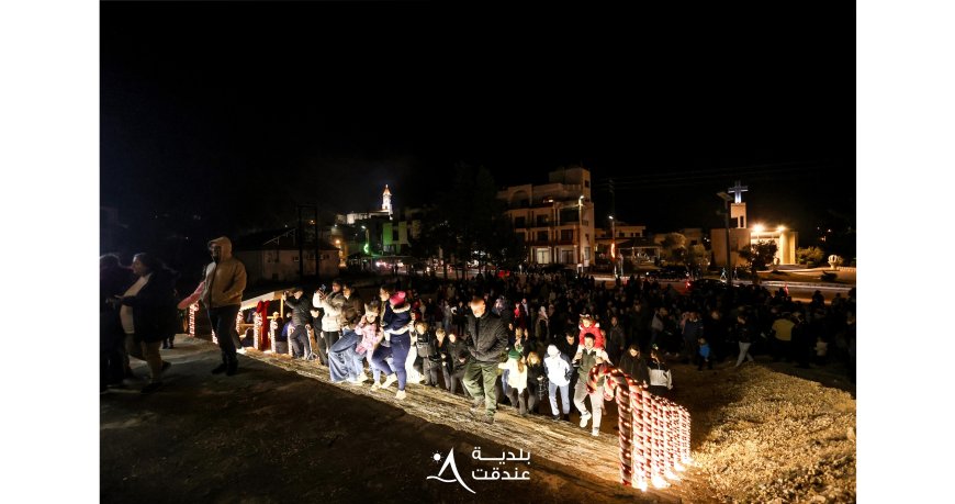 اضاءة شجرة الميلاد في عندقت
