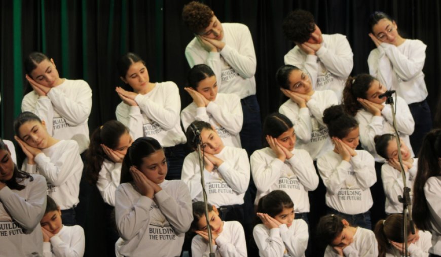 أمسية ميلاديّة لجوقة مدارس بيروت الأرثوذكسيَّة برعاية المطران عودة