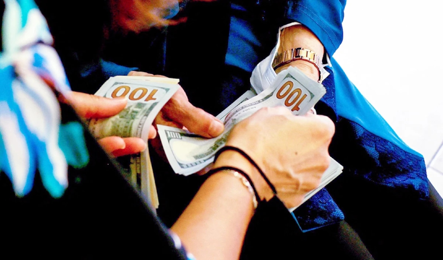 صراع نفوذ ومصالح على توزيع الخسائر