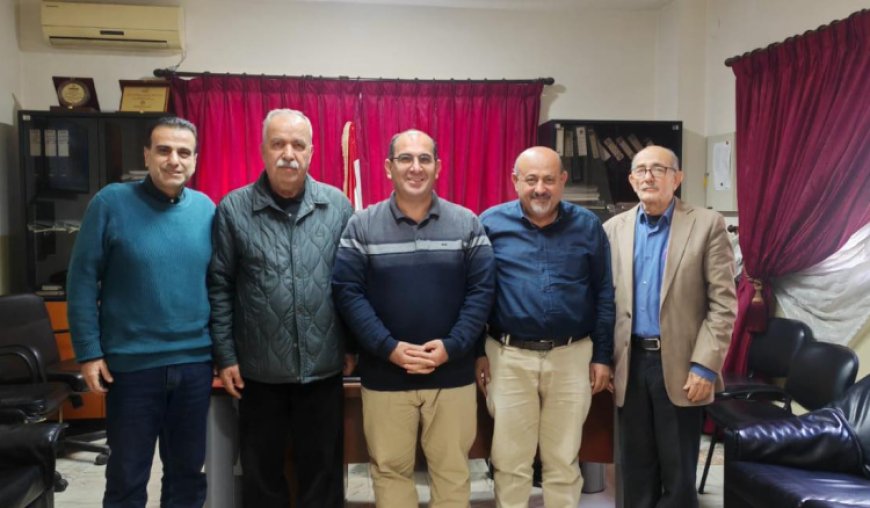 نائب رئيس الاتحاد العمالي زار مع وفد نقابي مدير كلية العلوم الاقتصادية 5