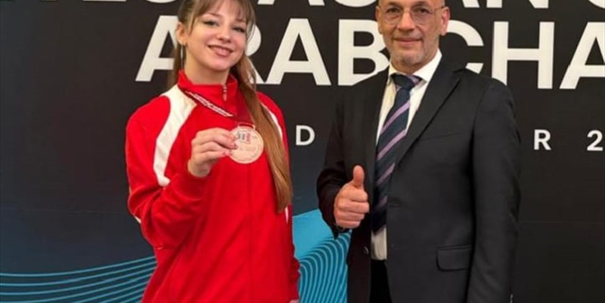 الرباعة اللبنانية نادجيا السمّان تحرز الميدالية البرونزية في أثقال غرب آسيا