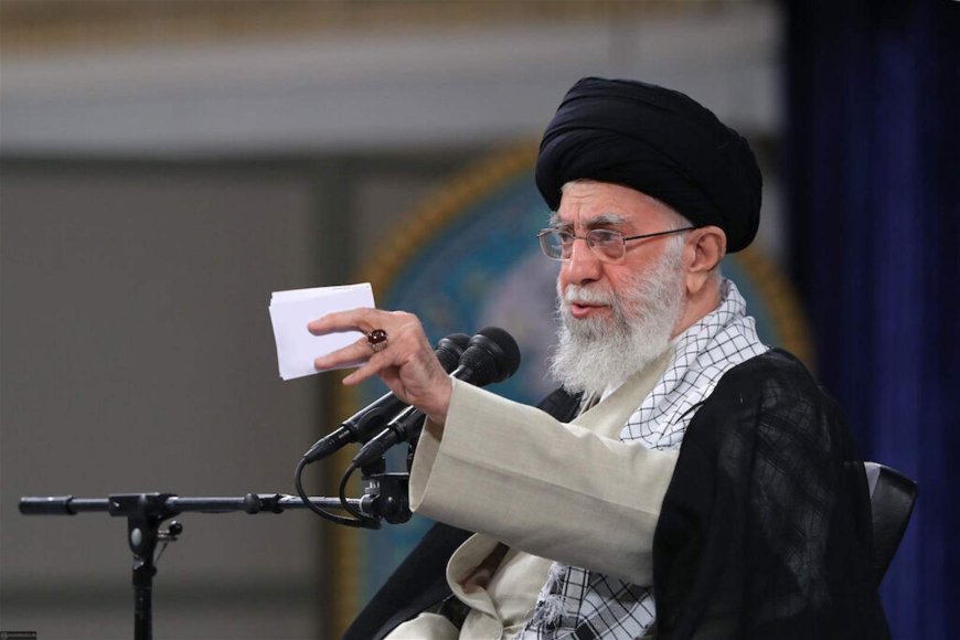 خامنئي يشيد بشباب ايران