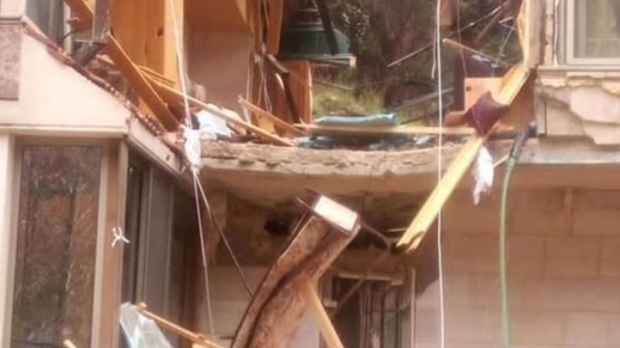 صخرة تجتاح منزلا في تنورين