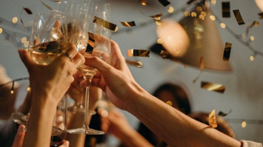 "كرمال تخلص هالسنة على خير".. ما تشرب وتسوق